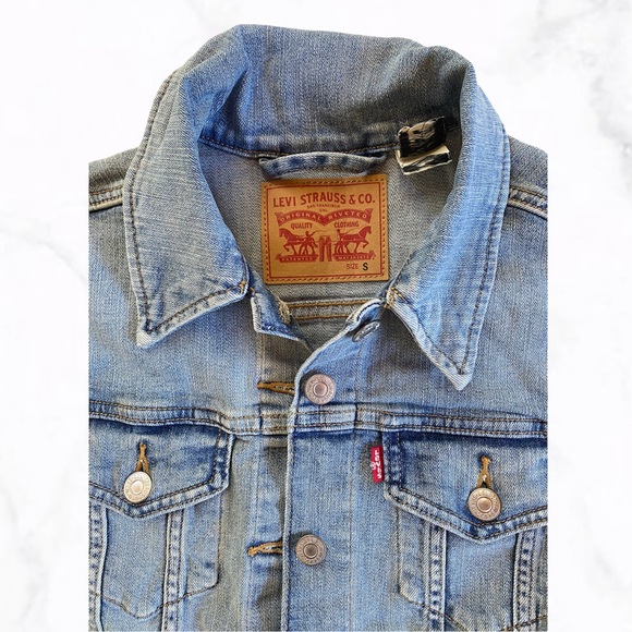 Levi’s Ex Boyfriend Light Wash Denim Jacket - Picture 4 of 6